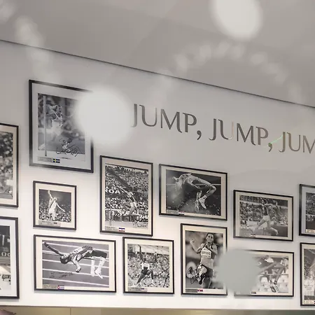 Ξενοδοχείο Jump 4*