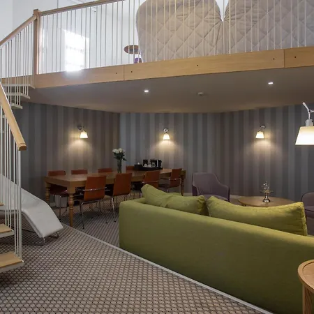 Jump Ξενοδοχείο 4*