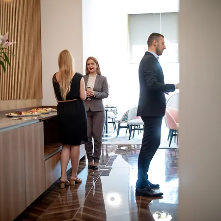 Ξενοδοχείο Jump Βελιγράδι