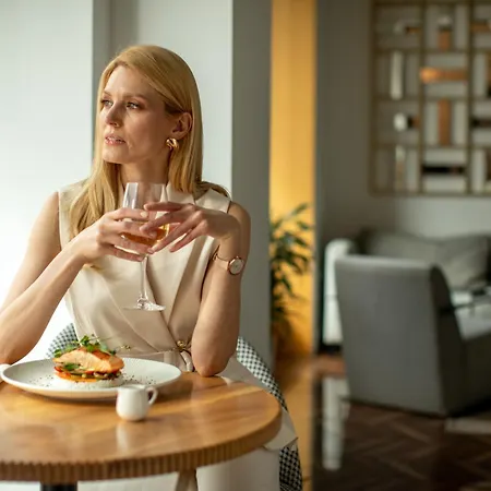 Ξενοδοχείο Jump 4*